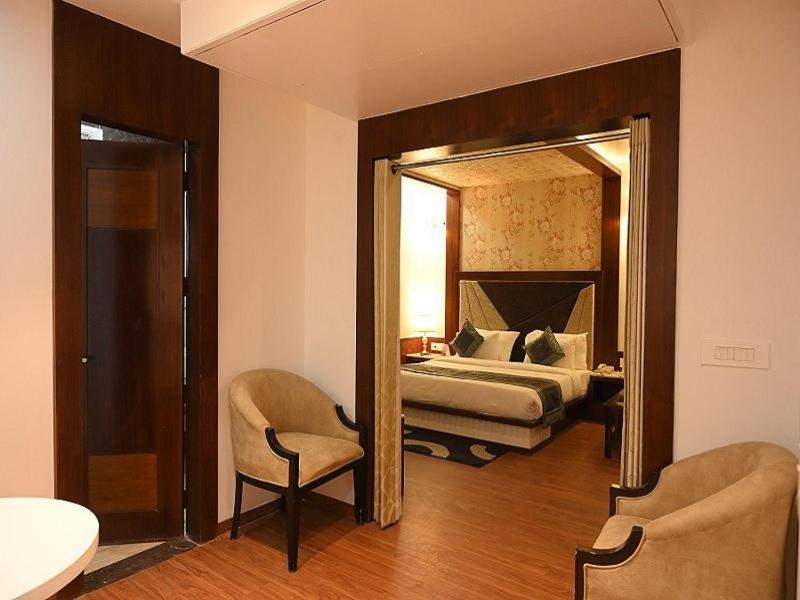 Square Inn Hotel,Bénarès Extérieur photo