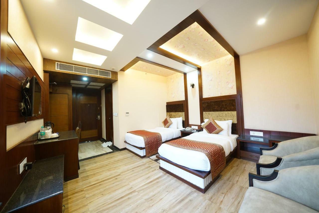Square Inn Hotel,Bénarès Extérieur photo